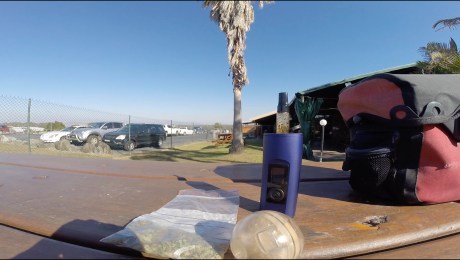 Showing a dry herb vaporizer